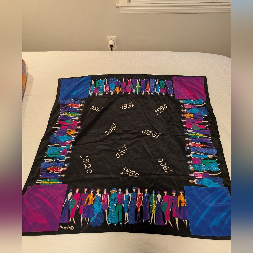 Mary Duffy Vintage Scarf Fashion Decades 1920–1990 Polyester